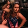 084